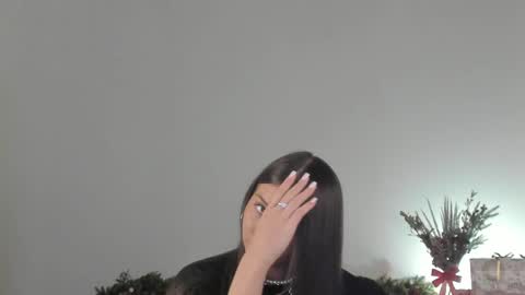Snapshot of violetta_finch chatting on December 20, 2024, 8:28 am violetta_finch online show from December 20, 2024, 8:28 am