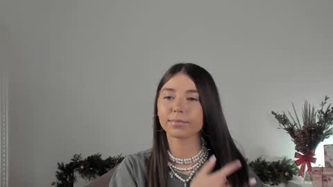 Snapshot of violetta_finch chatting on January 5, 2025, 8:22 am violetta_finch online show from January 5, 2025, 8:22 am