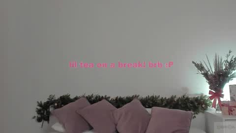 Snapshot of violetta_finch chatting on January 7, 2025, 11:16 am violetta_finch online show from January 7, 2025, 11:16 am
