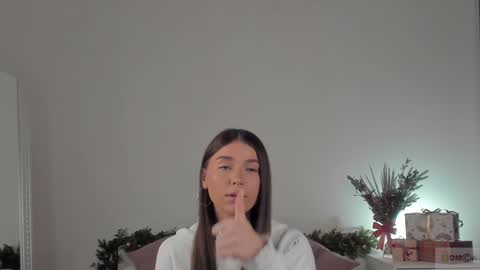 Snapshot of violetta_finch chatting on January 11, 2025, 8:11 am violetta_finch online show from January 11, 2025, 8:11 am