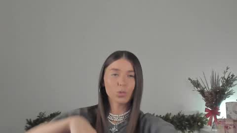 Snapshot of violetta_finch chatting on January 12, 2025, 8:14 am violetta_finch online show from January 12, 2025, 8:14 am