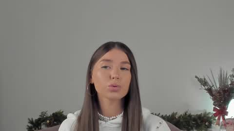 Snapshot of violetta_finch chatting on January 20, 2025, 8:19 am violetta_finch online show from January 20, 2025, 8:19 am