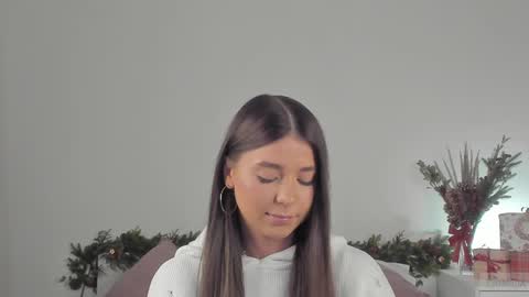 Snapshot of violetta_finch chatting on January 23, 2025, 8:25 am violetta_finch online show from January 23, 2025, 8:25 am