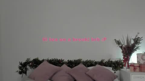 Snapshot of violetta_finch chatting on January 23, 2025, 11:26 am violetta_finch online show from January 23, 2025, 11:26 am