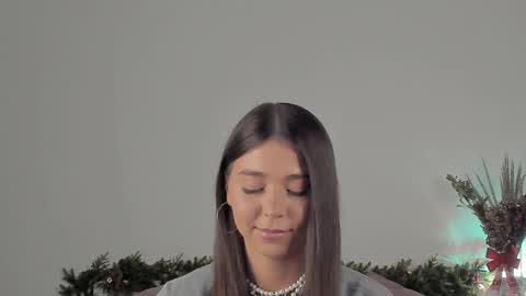 Snapshot of violetta_finch chatting on January 29, 2025, 8:18 am violetta_finch online show from January 29, 2025, 8:18 am