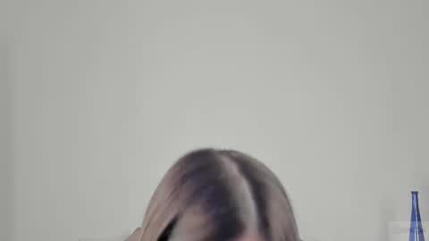 Snapshot of violetta_finch chatting on February 14, 2025, 10:17 am violetta_finch online show from February 14, 2025, 10:17 am