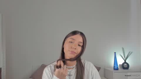 Snapshot of violetta_finch chatting on February 19, 2025, 1:17 pm violetta_finch online show from February 19, 2025, 1:17 pm