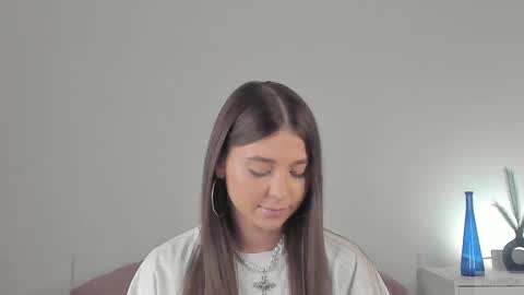 Snapshot of violetta_finch chatting on February 22, 2025, 10:18 am violetta_finch online show from February 22, 2025, 10:18 am