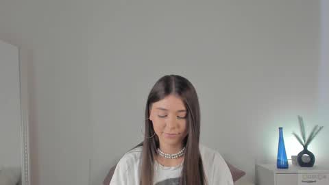 Snapshot of violetta_finch chatting on February 23, 2025, 12:48 pm violetta_finch online show from February 23, 2025, 12:48 pm