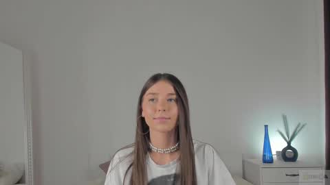 Snapshot of violetta_finch chatting on February 23, 2025, 6:56 pm violetta_finch online show from February 23, 2025, 6:56 pm