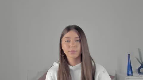 Snapshot of violetta_finch chatting on February 26, 2025, 12:47 pm violetta_finch online show from February 26, 2025, 12:47 pm