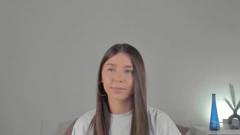 Snapshot of violetta_finch chatting on February 28, 2025, 9:25 am violetta_finch online show from February 28, 2025, 9:25 am