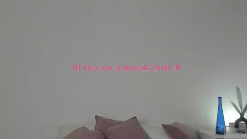 Snapshot of violetta_finch chatting on February 28, 2025, 12:31 pm violetta_finch online show from February 28, 2025, 12:31 pm