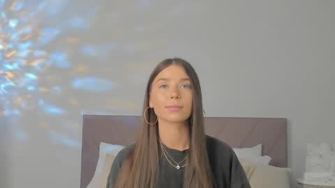 Snapshot of violetta_finch chatting on March 9, 2025, 10:41 am violetta_finch online show from March 9, 2025, 10:41 am