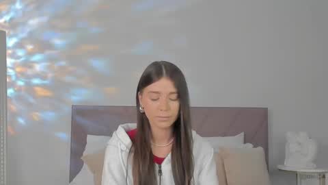Snapshot of violetta_finch chatting on March 11, 2025, 10:07 am violetta_finch online show from March 11, 2025, 10:07 am
