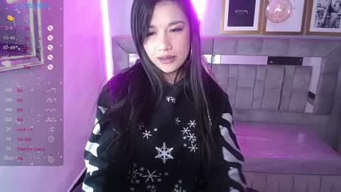 Snapshot of violetta_jhonson_v chatting on December 19, 2024, 4:02 am Violetta online show from December 19, 2024, 4:02 am