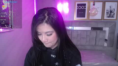 Snapshot of violetta_jhonson_v chatting on December 19, 2024, 2:35 pm Violetta online show from December 19, 2024, 2:35 pm