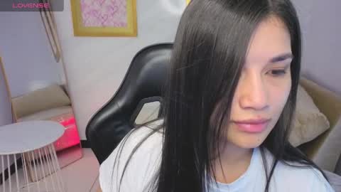 Snapshot of violetta_jhonson_v chatting on April 12, 2026, 1:27 pm Violetta online show from April 12, 2026, 1:27 pm