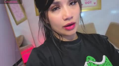 Snapshot of violetta_jhonson_v chatting on April 19, 2026, 6:10 pm Violetta online show from April 19, 2026, 6:10 pm
