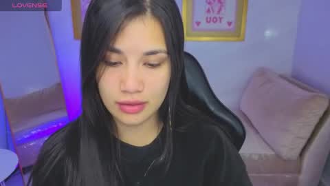 Snapshot of violetta_jhonson_v chatting on May 1, 2026, 3:55 am Violetta online show from May 1, 2026, 3:55 am