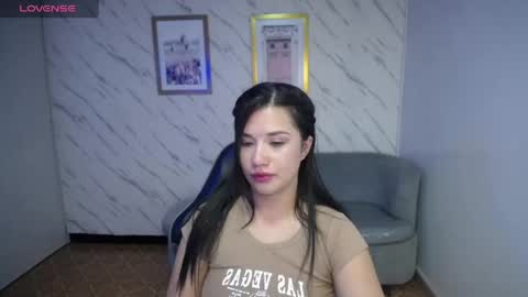 Snapshot of violetta_jhonson_v chatting on May 5, 2026, 4:26 pm Violetta online show from May 5, 2026, 4:26 pm