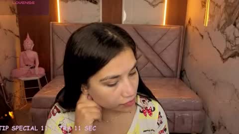 Violetta  online show from August 4, 2026, 3:32 am