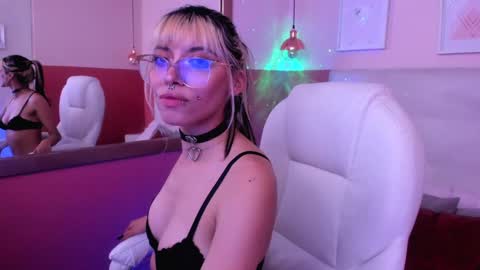 Violetta nur online show from January 20, 2025, 1:11 pm