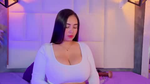 Snapshot of violetta_rose_ chatting on June 19, 2026, 1:32 am violetta online show from June 19, 2026, 1:32 am