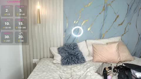 violetta_ross online show from September 19, 2025, 11:44 am