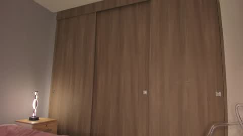 violetta independent model online show from February 7, 2025, 6:56 am