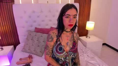 Snapshot of violettaalemida chatting on September 23, 2025, 12:19 pm violettaalemida online show from September 23, 2025, 12:19 pm