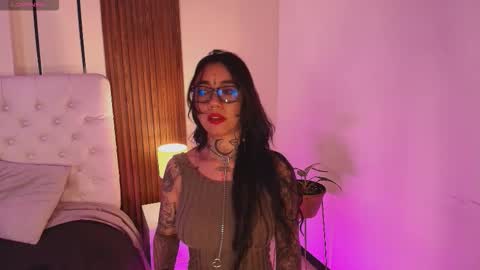 Snapshot of violettaalemida chatting on January 6, 2026, 1:04 pm violettaalemida online show from January 6, 2026, 1:04 pm
