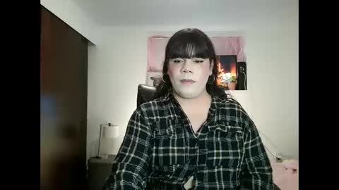 Snapshot of violettacam69 chatting on January 20, 2025, 5:04 am violettacam69 online show from January 20, 2025, 5:04 am