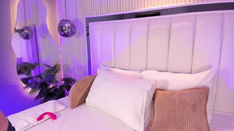 violettacolinss online show from February 3, 2026, 11:37 am