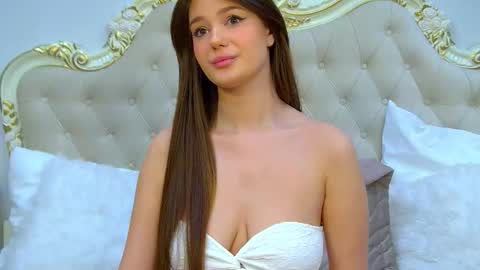 ViolettaCosmo online show from November 15, 2025, 10:12 am