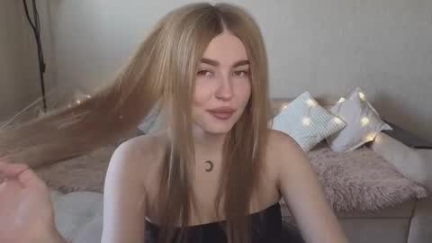 ViolettaOtis online show from September 21, 2025, 12:07 pm