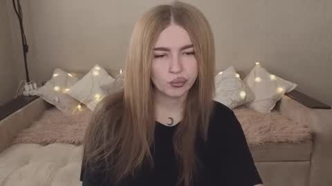 ViolettaOtis online show from September 29, 2025, 9:03 am