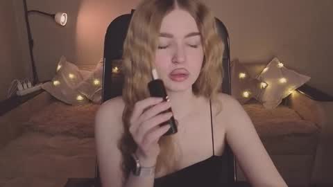 ViolettaOtis online show from February 18, 2026, 3:30 pm