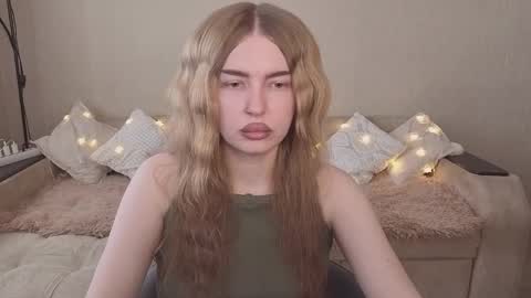 ViolettaOtis online show from March 15, 2026, 12:22 pm