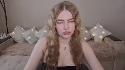 ViolettaOtis online show from April 27, 2026, 12:47 pm