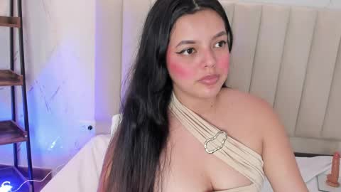 Snapshot of violettarousee chatting on May 27, 2026, 1:57 am violettarousee online show from May 27, 2026, 1:57 am