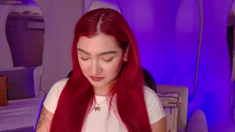 Violett Castel online show from November 15, 2025, 7:43 pm