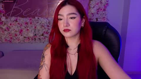 Violett Castel online show from January 17, 2026, 6:33 pm