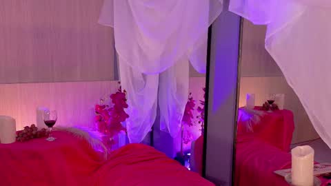 Violett Castel online show from February 12, 2026, 8:48 pm