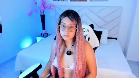Violette online show from July 8, 2026, 6:34 pm
