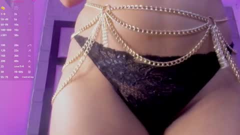 violetteecourt online show from October 15, 2025, 6:41 pm