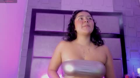 violetteecourt online show from October 16, 2025, 2:40 pm