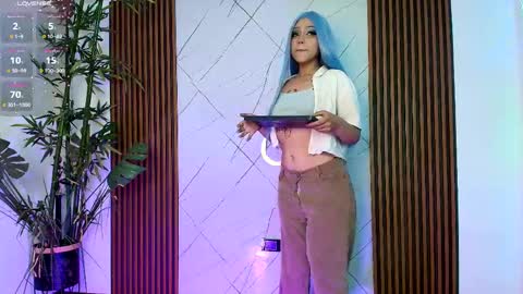 violettenoi online show from May 17, 2026, 9:33 pm