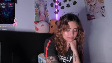 Violette  online show from February 7, 2025, 10:09 pm