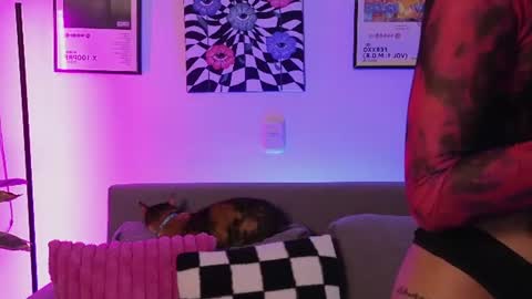 Violet online show from June 12, 2026, 1:15 am
